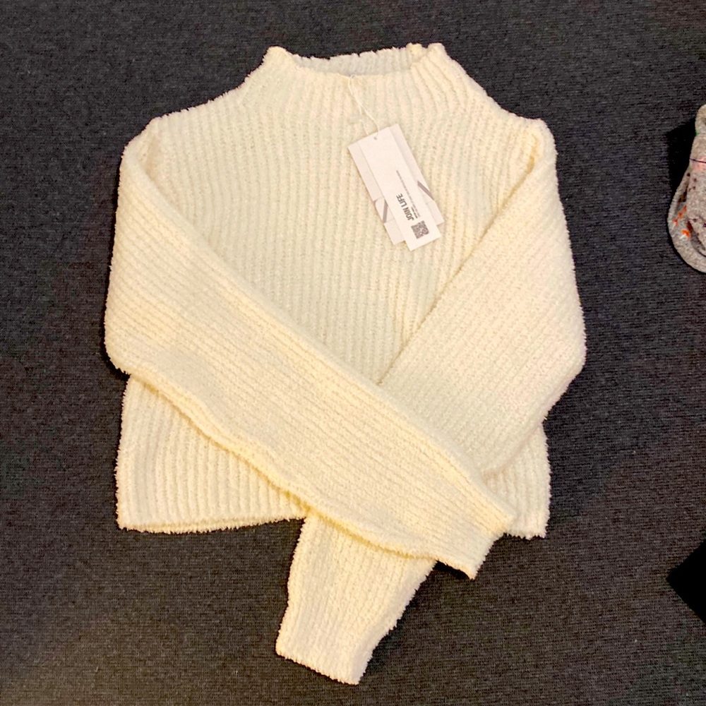 Zara cropped sweater in cream